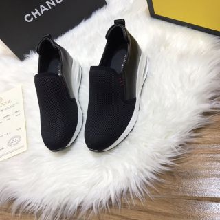 Giầy thể thao cao cấp siêu nhẹ