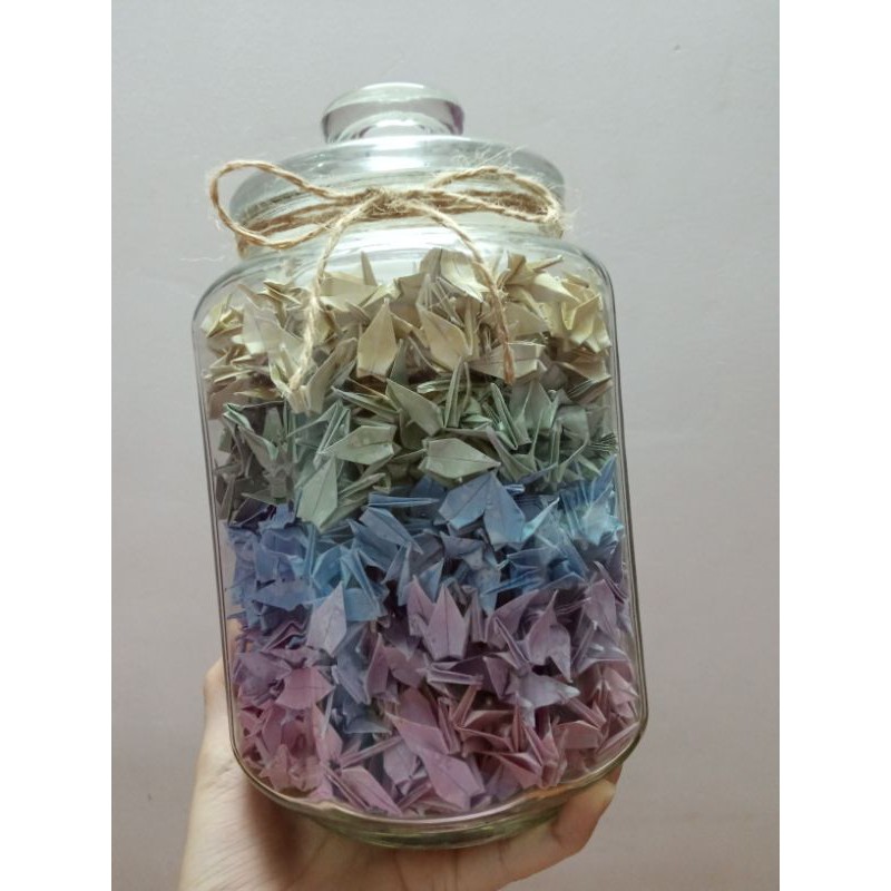 Hạc giấy và sao giấy trang trí ( có bán lọ đựng )