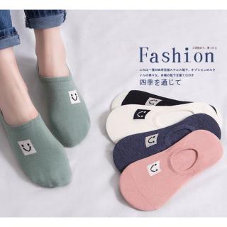 Vớ nữ mặt cười nhiều màu chọn lựa