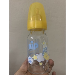 Bình sữa thủy tinh cổ thường 125ml nip35010, núm ti silicon lỗ s