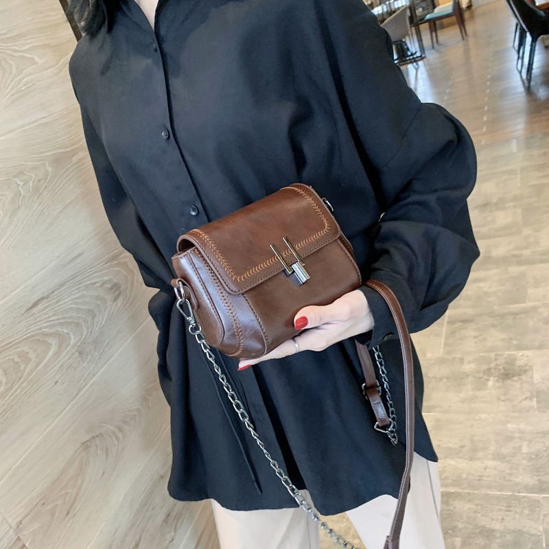 Ck nhỏ thời trang retro in phiên bản Hàn Quốc của crossbody hoang dã kết cấu dây chuyền đơn giản túi vuông