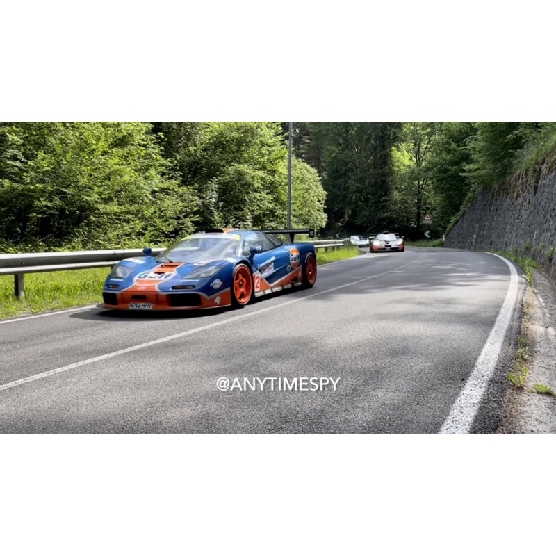 Xe Hot Wheels Premium McLaren F1 GTR Gulf