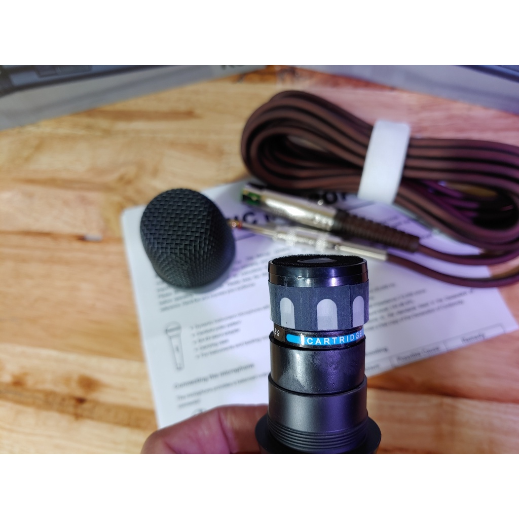 Micro hát karaoke có dây BBS K8 mới