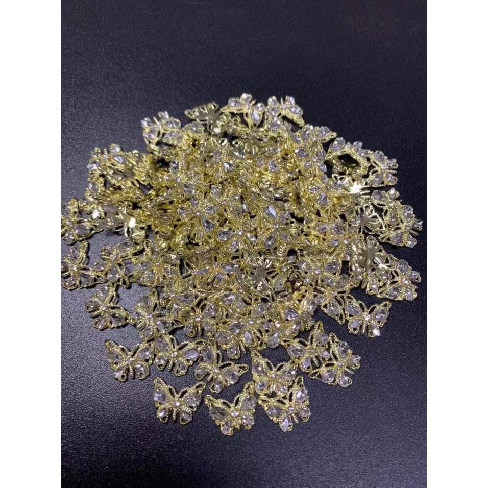 Charm bướm trang trí nail