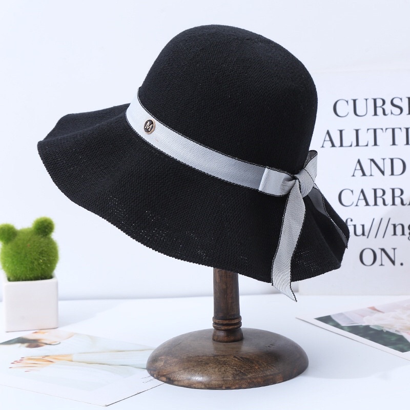 Nón thời trang vành lượn chữ M cho nữ