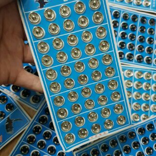 Cúc bấm mini vỉ 50 cúc