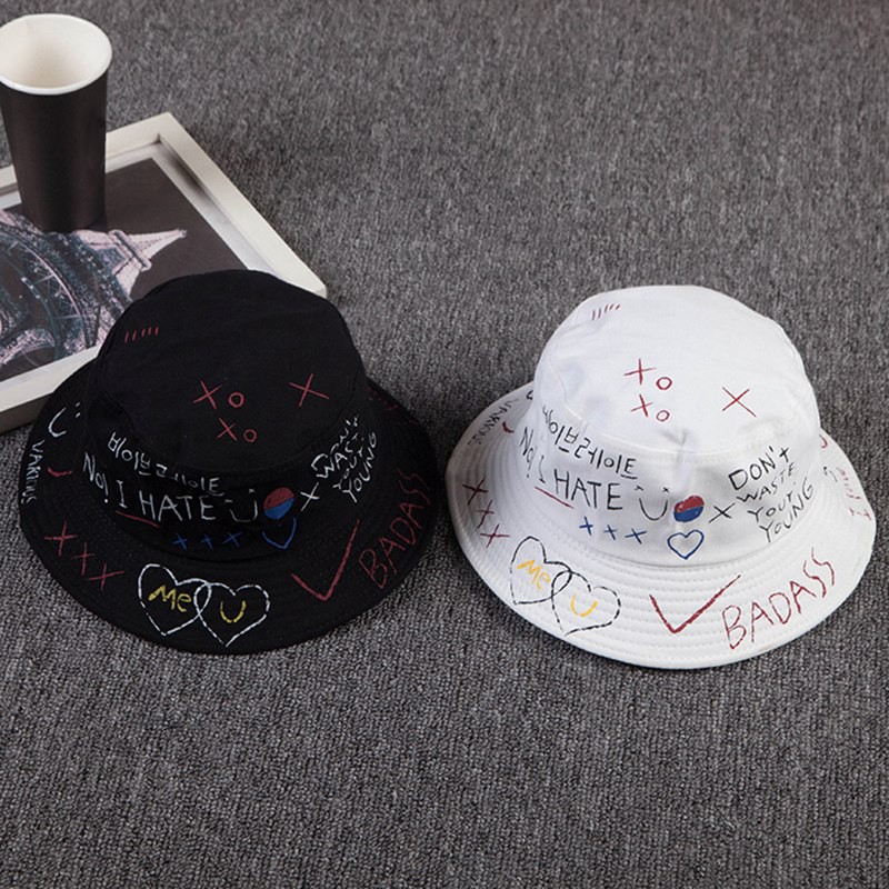 Mũ bucket hoạ tiết chữ graffiti cho cặp đôi