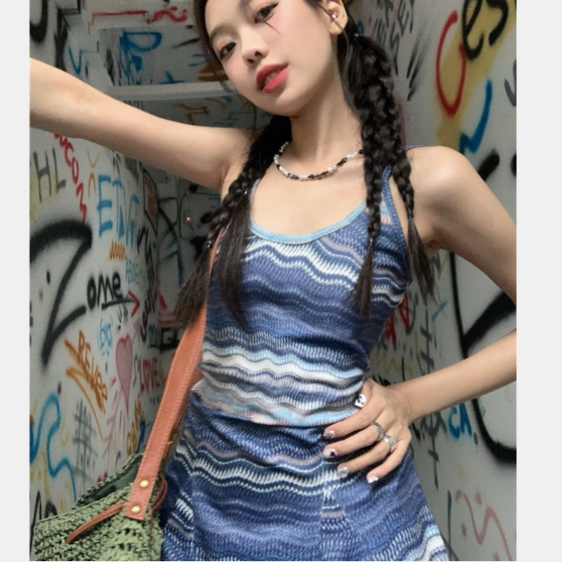 Đầm Không Tay Chiết Eo Họa Tiết Kẻ Sọc Phong Cách Quyến Rũ