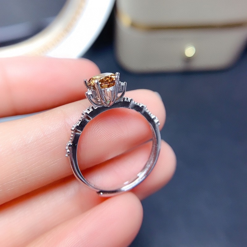 Nhẫn nữ mặt đính đá moissanite đơn giản sang trọng