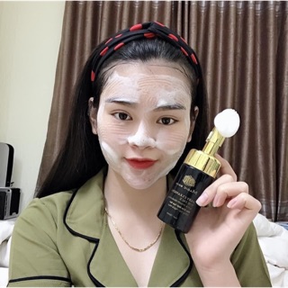 Sữa rửa mặt kem tươi bọt biển magic skin