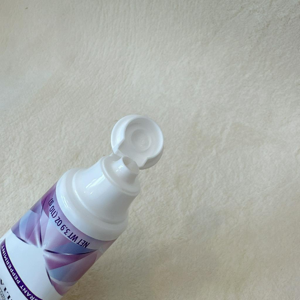 Kem Đánh Răng Crest 3D White Brilliance trắng răng vượt trội hộp 99g Mỹ