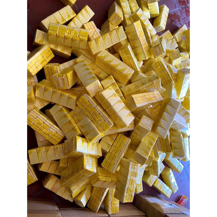 Gói Bông Mút Bọt Biển Rửa Mặt Chivey Chính Hãng Màu Vàng