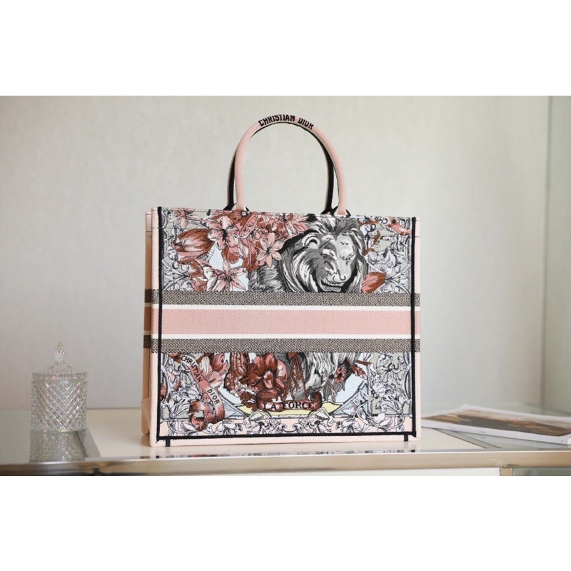 Túi xách Diỏr book tote thêu hàng sc có nhận thêu tên sz 41
