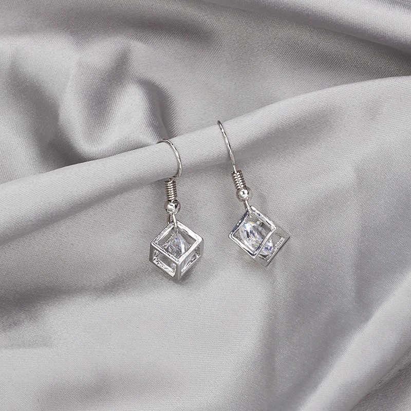 Khuyên tai nữ Zircon vuông phong cách Hàn Quốc, thiết kế 3 chiều độc đáo BT180