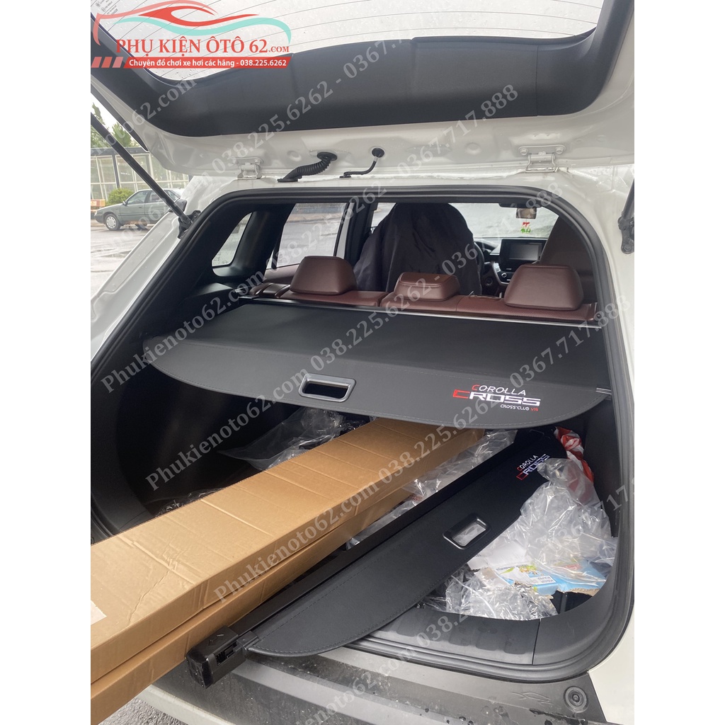 Tấm chắn cốp cacbon, ngăn cốp, ngăn hành lý xe Toyota Corolla Cross 2020-2022