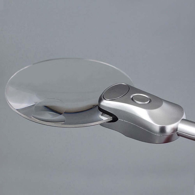 Kính Lúp Có Đèn LED Và Giá Đỡ Kẹp Bằng Sắt Phóng Đại Tiện Dụng