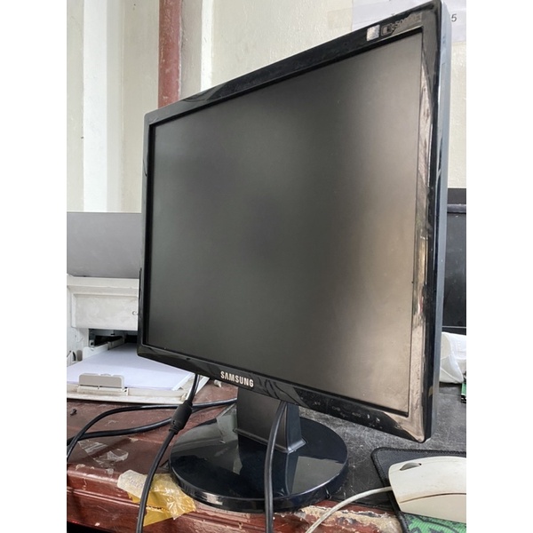 Màn samsung 17icnh cũ nguyên zin sài cực bền