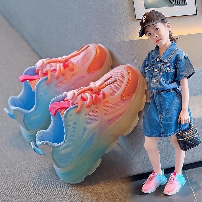 Giày thể thao phối màu bé trai bé gái mẫu mới nhất chất liệu giày mềm êm đế cao su chống trượt