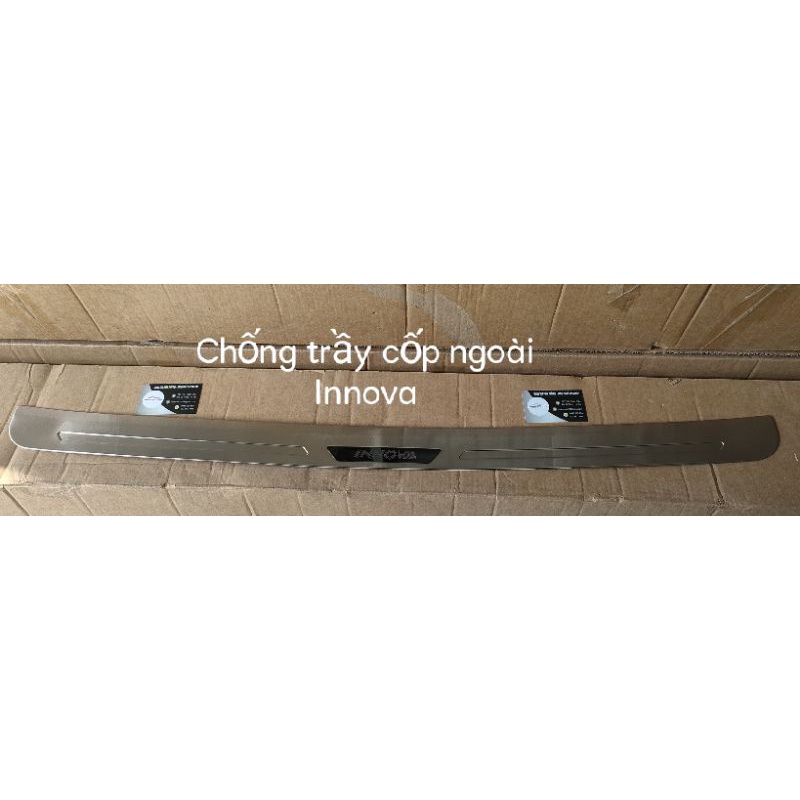 Chống trầy cốp Toyota Innova