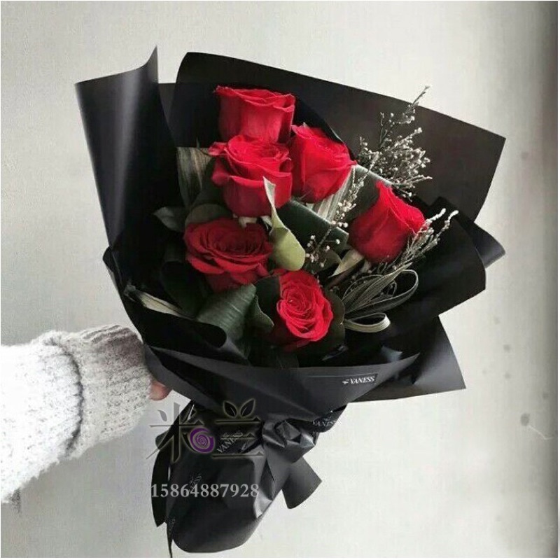 Giấy gói hoa màu trơn trắng - đen 20 tờ