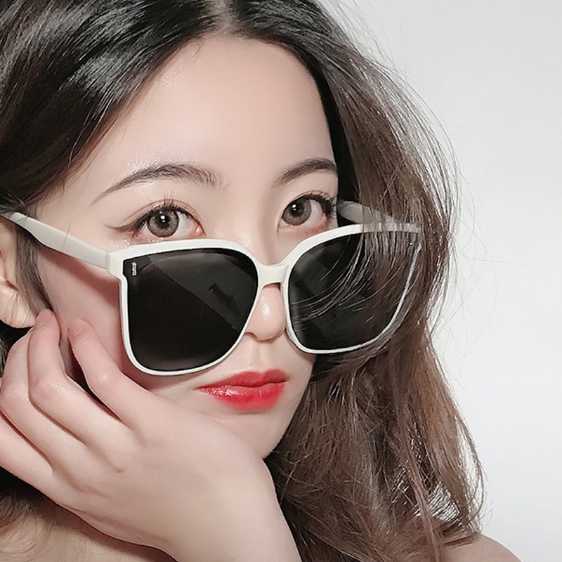 Mới Kính Mát Mắt Mèo Oversize Không Viền Chống Tia UV400 2022 Dành Cho Nữ