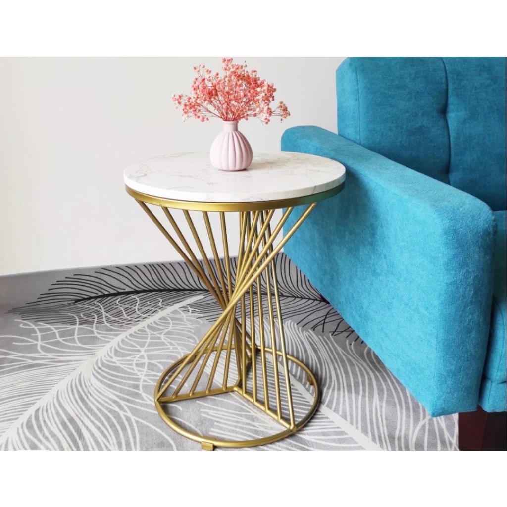 Tab trang trí 3 cánh hoa mặt đá chân sơn tĩnh điện