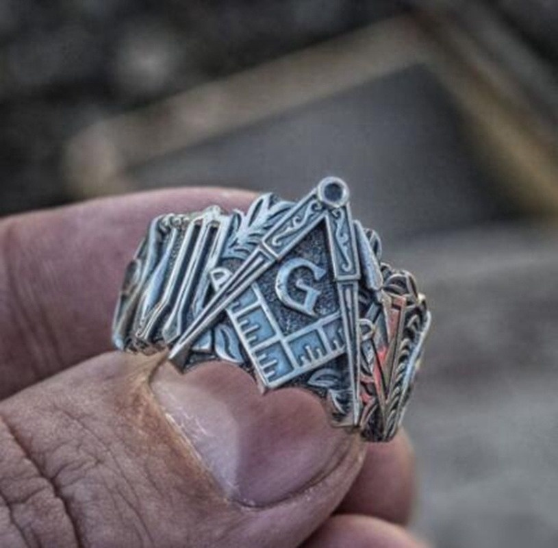 Nhẫn Thép Không Gỉ Mạ Bạc Khắc Biểu Tượng Freemasonry Knights