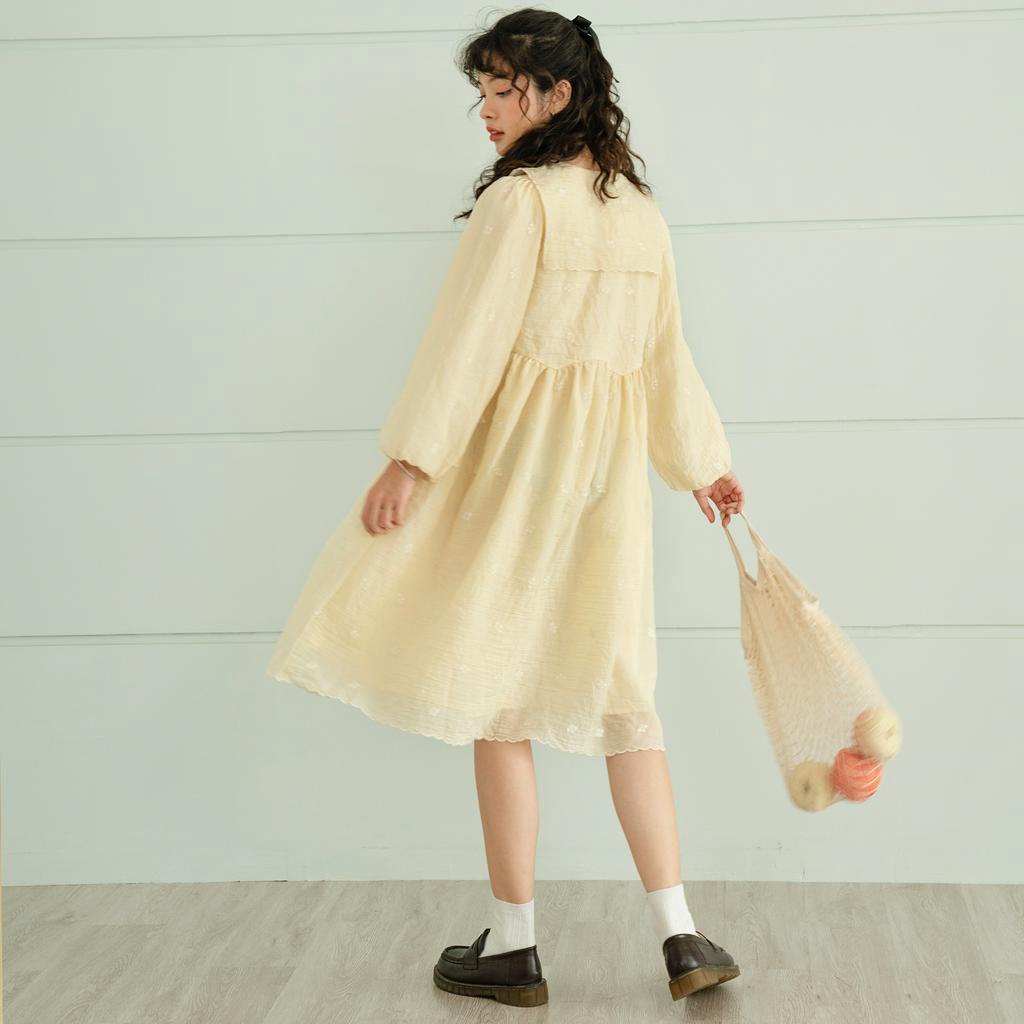 BLEUBIRD Váy xòe dáng dài vải tơ thêu Chichi Dress