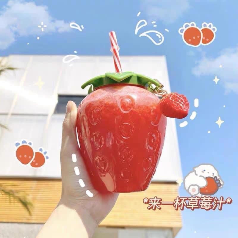 BÌNH NƯỚC HÌNH QUẢ DÂU TÂY SIÊU XINH SIÊU CUTE 500ml