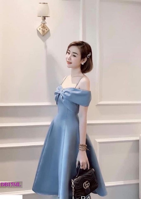 Đầm xoè rớt vai