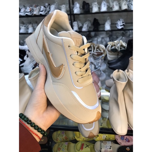 giày thể thao boston dáng sneaker | BigBuy360 - bigbuy360.vn