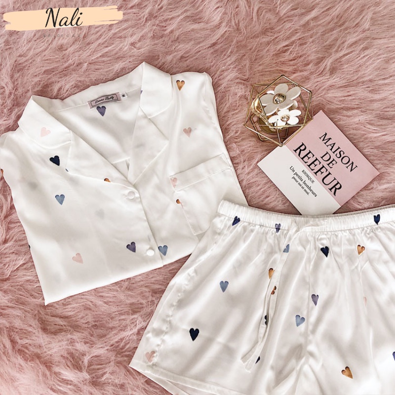 Bộ pijama cộc tay lụa satin hình trái tim dễ thương, bộ đồ ngủ đồ bộ đùi mặc nhà trái tim 4 màu siêu đẹp NL116 | BigBuy360 - bigbuy360.vn