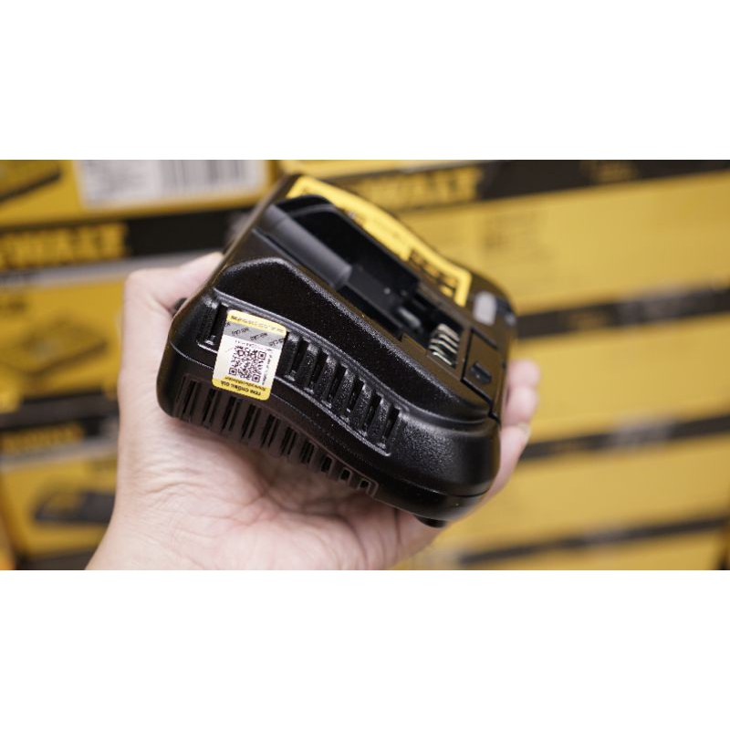 DMTT Sạc Pin Dewalt DCB112 Chính hãng