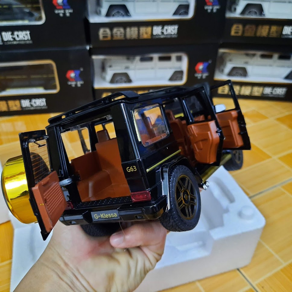 Đồ chơi mô hình xe ô tô Mercedes Benz G63 G- Klessa tỉ lệ 1:24