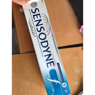 Kem đánh răng sensodyne thái