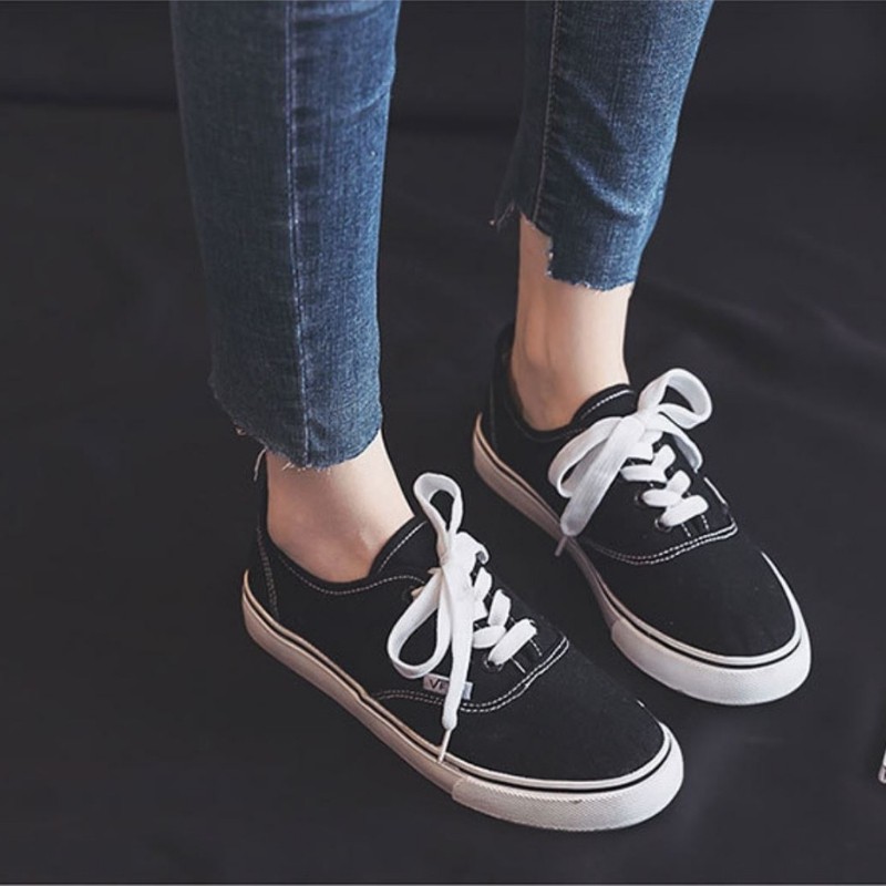 Giày nữ sneaker DVT đế giày cao su êm ái, dây buộc hàng cao cấp, tặng kèm quà