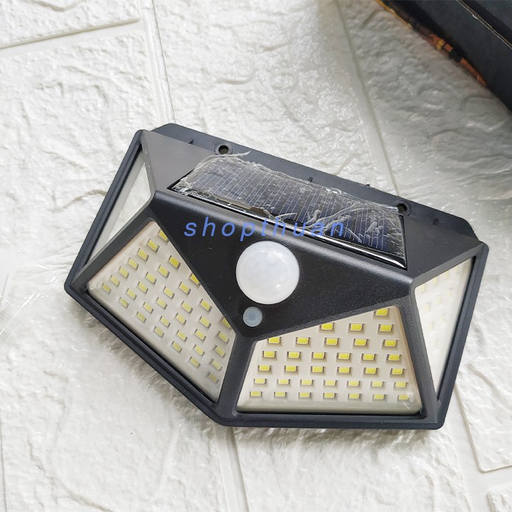 Đèn Năng Lượng 100 LED Có 3 Chế Độ Sáng