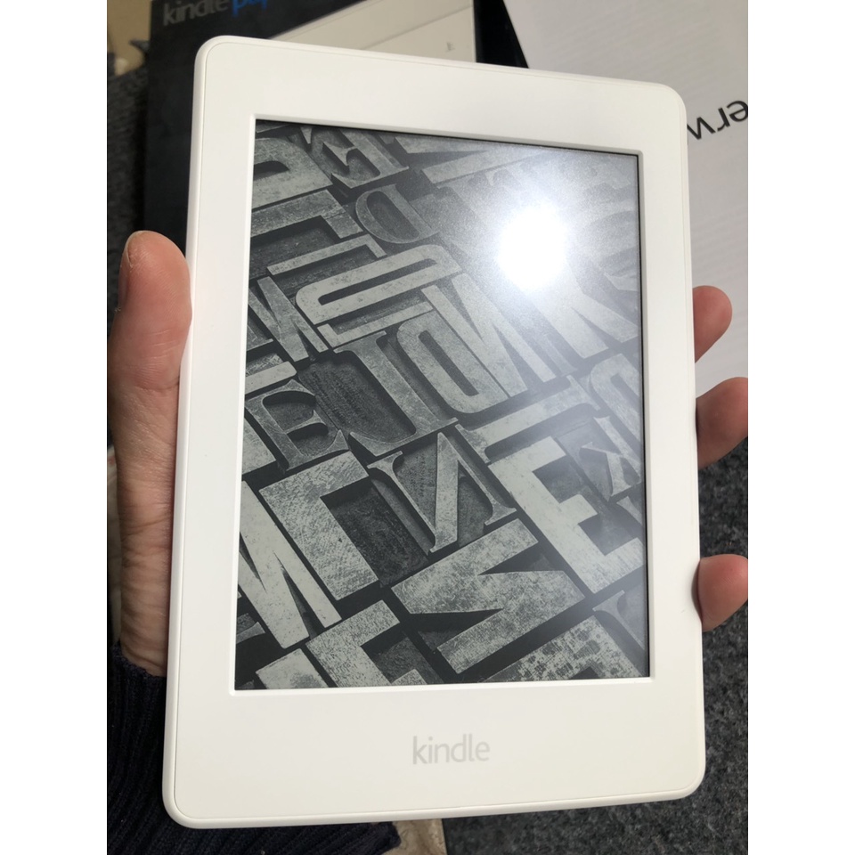 Máy đọc sách kindle pape white 3 mới 99% màu trắng tinh khôi | BigBuy360 - bigbuy360.vn
