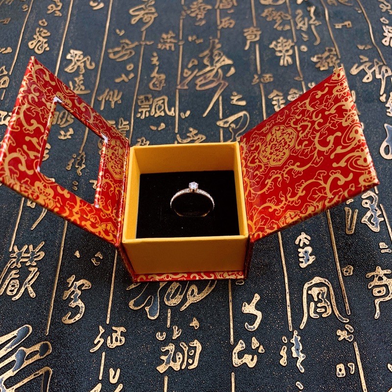 Hộp nhẫn 6x6,5cm nắp gập sang trọng