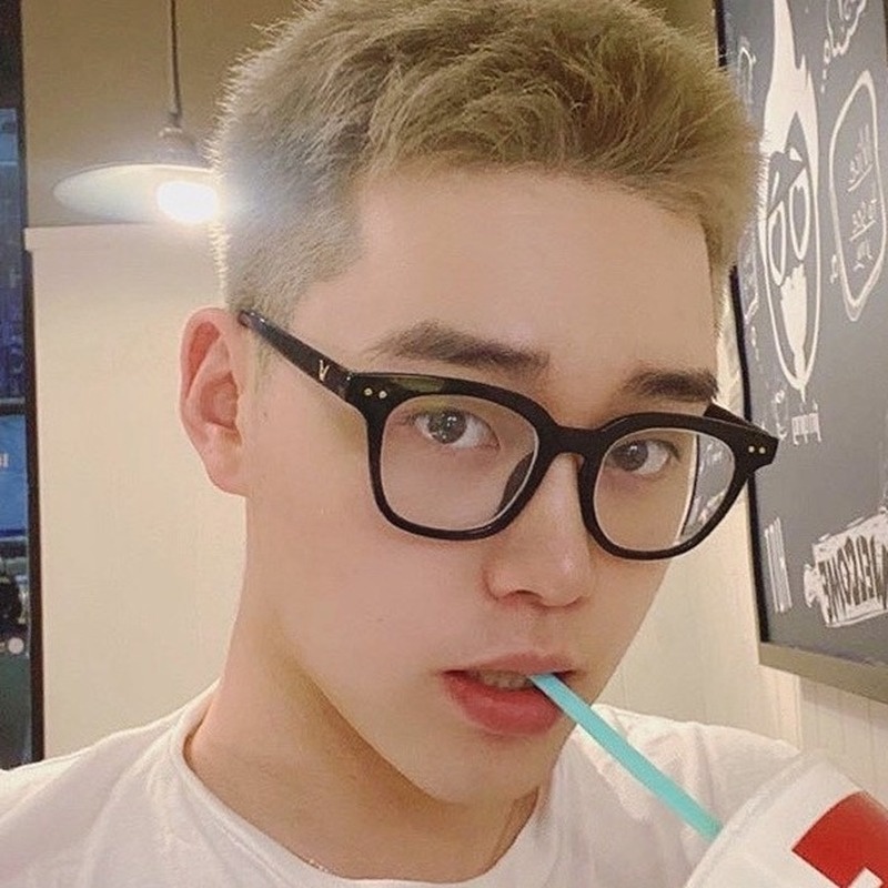 Mắt kính gọng vuông chống ánh sáng xanh thời trang Hàn Quốc