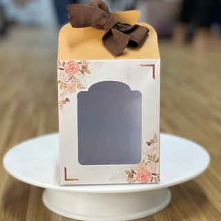 Hộp giấy đựng quà in họa tiết có nơ HQ01