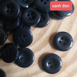 Nút nhựa 4 lỗ , size 1.3cm (20 nút/7k)