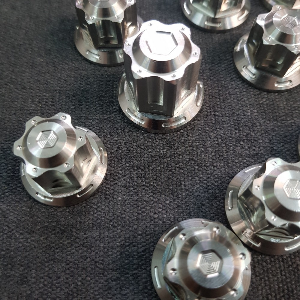 Tán Salaya, ốc salaya inox CNC gắn cốt bánh, cốt phuộc xe máy