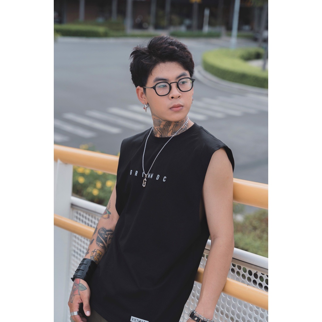 Grimm DC essential tank top // Black