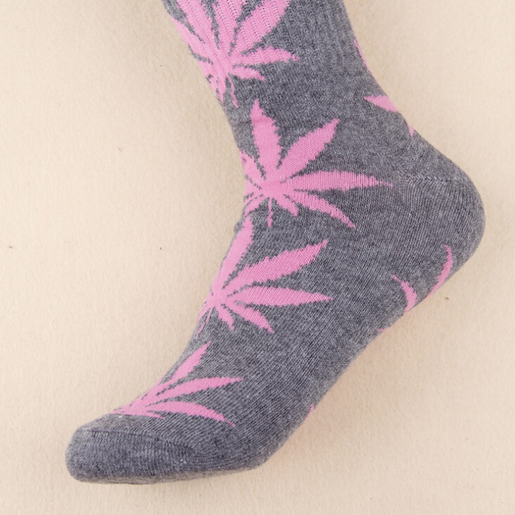 Tất cotton cổ cao họa tiết hình chiếc lá cho nam nữ