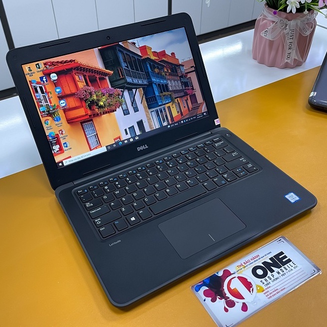 Dell Latitude 3380 Core i3 6006U/ Ram 8Gb/ SSD 256Gb/ Màn hình 13.3 inch mỏng gọn nhẹ/ thời lượng pin cực tốt .