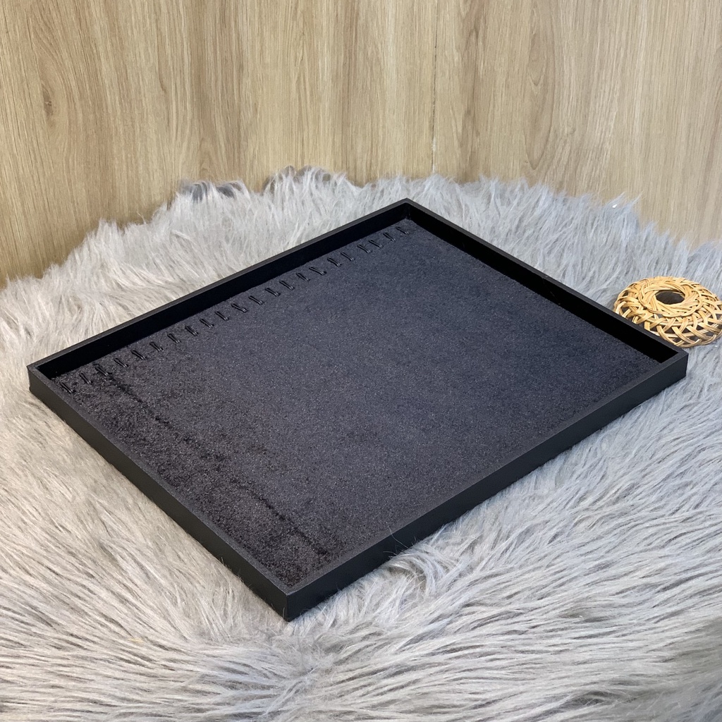 Khay Trưng Bày Dây Chuyền Có Móc Treo Vải Nhung Lụa Size 35x27x2cm (Không nắp)
