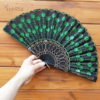 Quạt xhh95d bằng nhựa màu đen đính kim sa lấp lánh dùng nhảy múa
