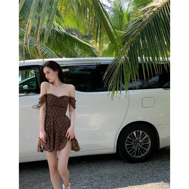 Đầm hoa nhí trễ vai dáng xòe màu nâu