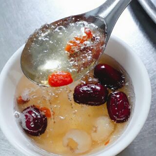 Combo chè dưỡng nhan, hạt é cho khách